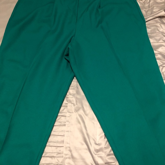 Kelly Green Pant Suit for Plus Size - Picture 2 of 6